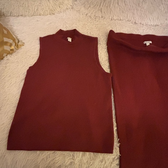 Nine West Burgundy Sleeveless Top and Skirt Set - Picture 3 of 5